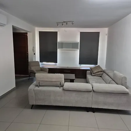 Luxury Townhouse Minutes From And Center Сasa de vacaciones Limassol