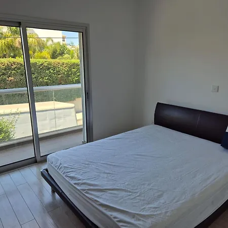 Luxury Townhouse Minutes From And Center
